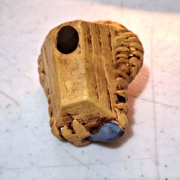 Vintage Ceramic Light Up Nativity Scene With Angel and Baby Jesus Figurines - Picture 3 of 16